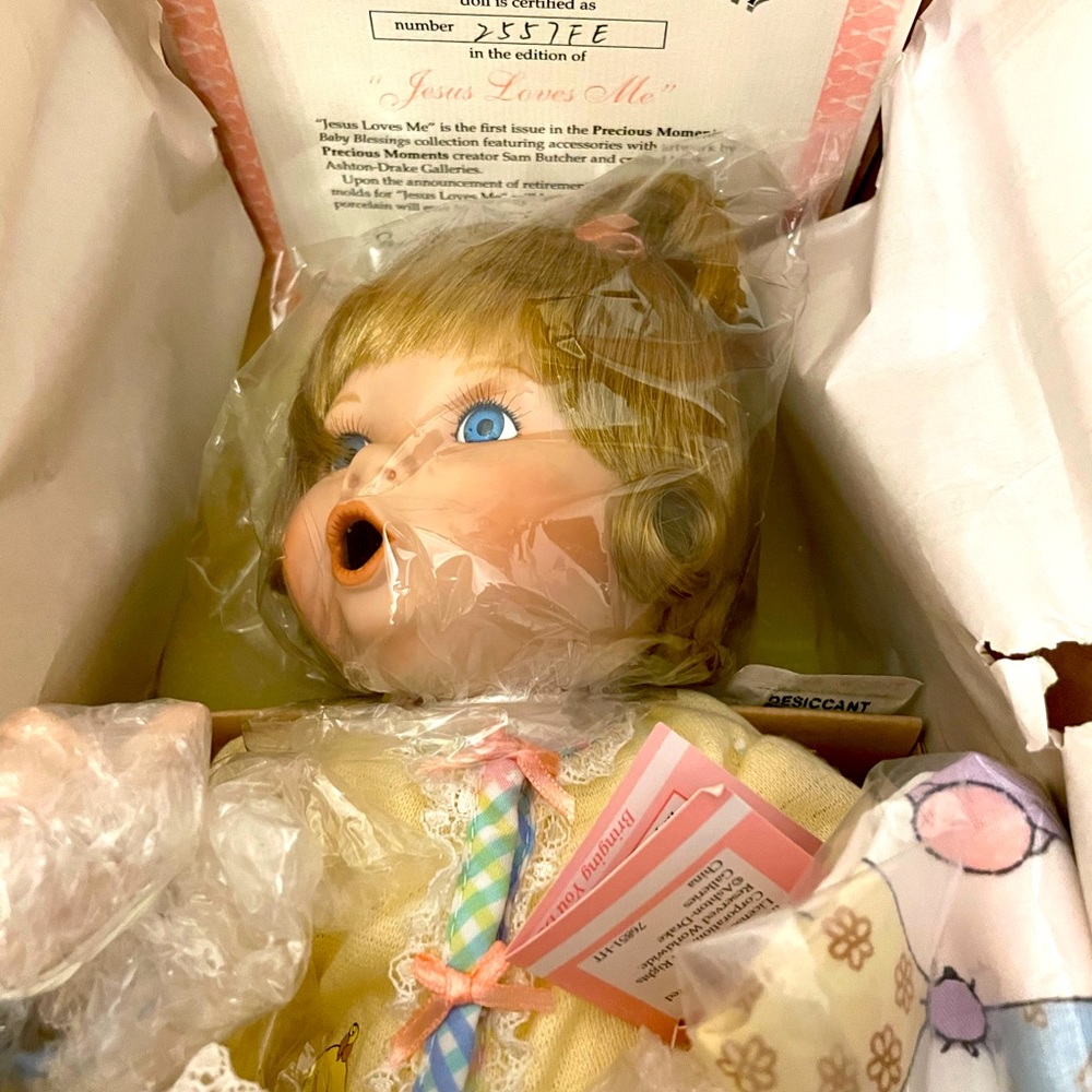 NEW NIB Ashton Drake 76581 - Precious Moments “Jesus Loves Me” Doll